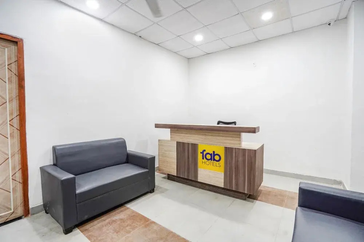 Fabhotel Wamson