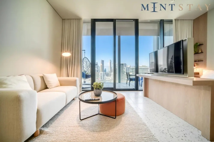 Cozy Studio W Burj Khalifa Balcony Retreat