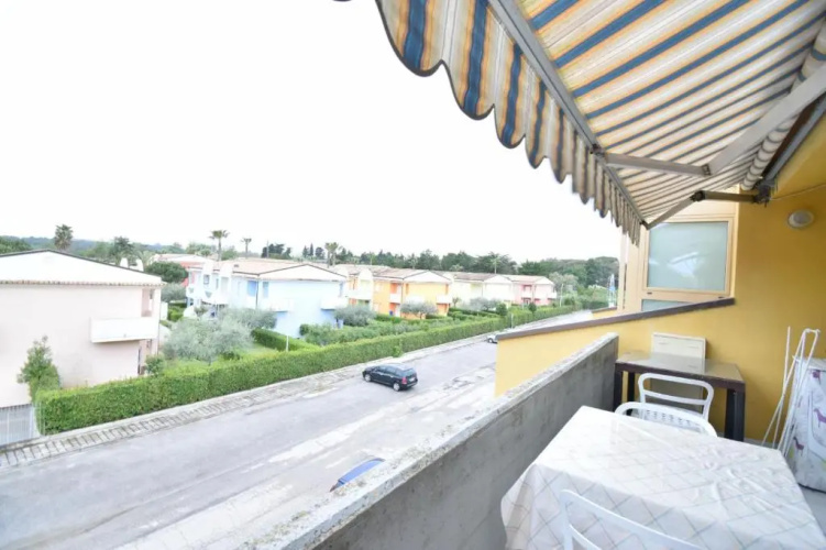 ARIA CONDIZIONATA INCLUSA-80 mt mare Appartamento con posto Auto e Terrazzo-