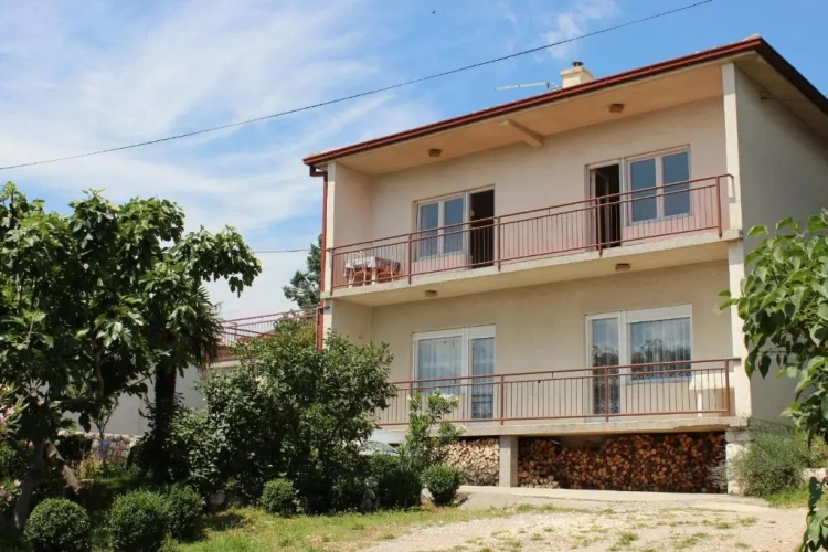 3 Bedrooms Apartment with balcony