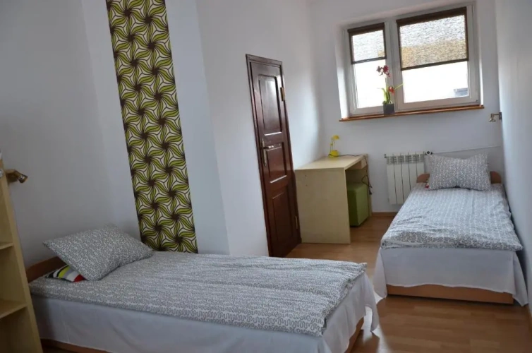 4 Bedrooms Apartment