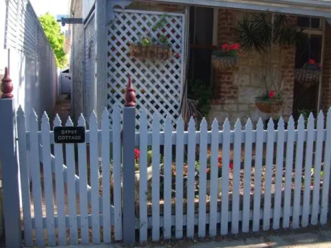 Gypsy Cottage