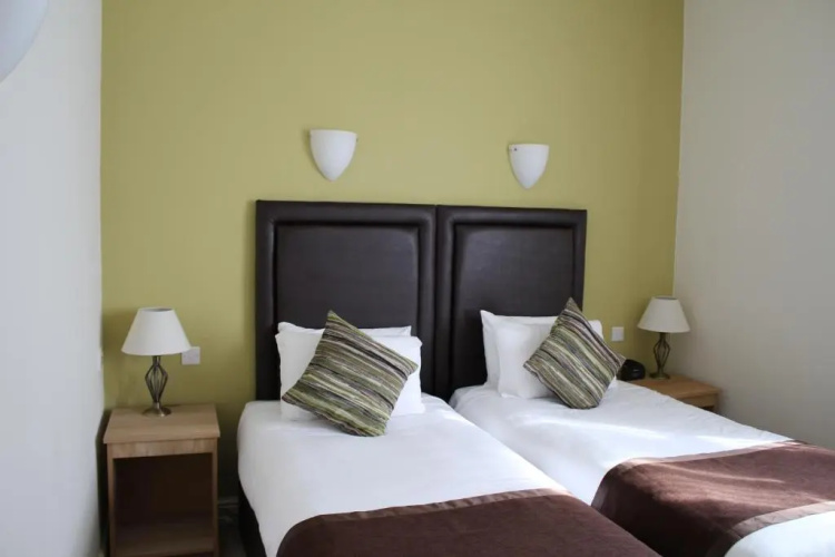 Heath Cottage Hotel