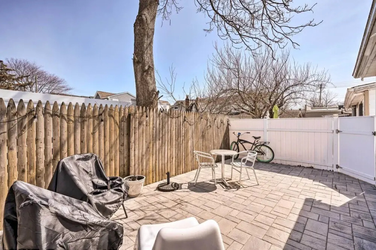 Bright Belmar Cottage < Half Mi to Boardwalk!