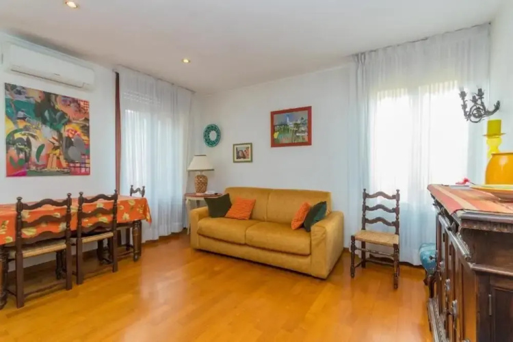 GuestHost -Sunny Dorsoduro Apartment