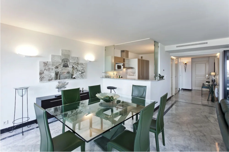 Amazing apartment in luxury residence