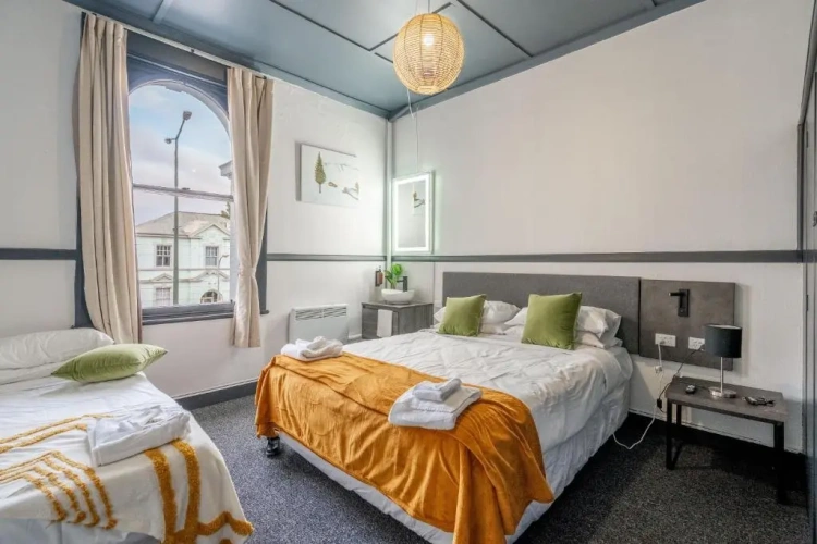 Standard Triple room