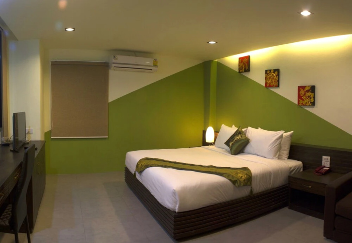 July Garden Inn