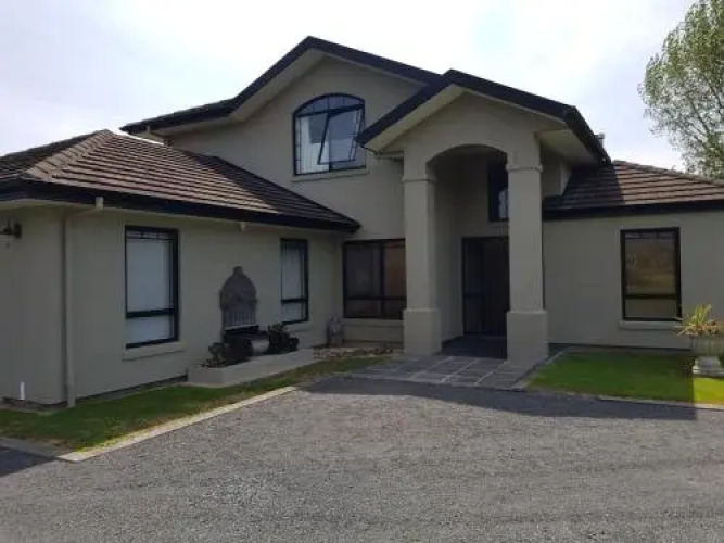 Mangrove Manor Bed & Breakfast