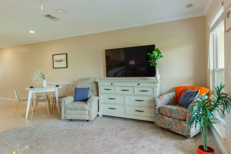 10 D, One Bedroom Condo