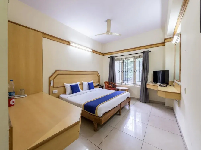 OYO 649 Hotel Ajantha Trinity Inn