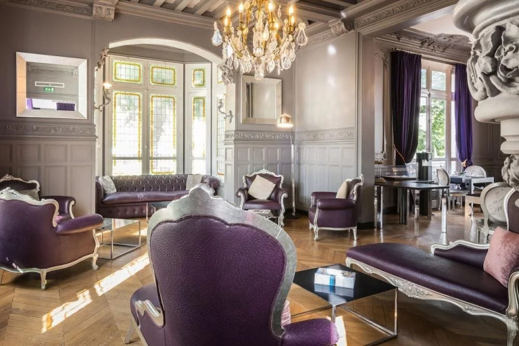 81 Lhotel