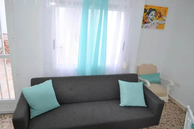 Lovely Studio Apartment with Terrace (CB5EV)