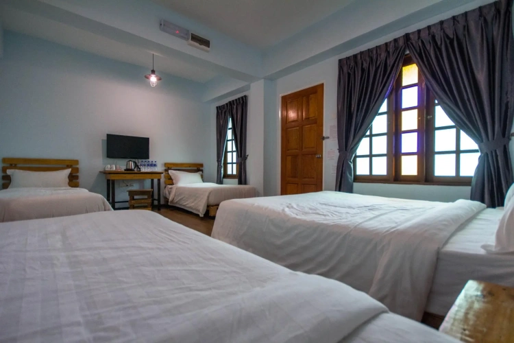 Deluxe Suite
