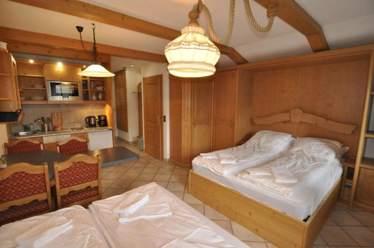 Amadelodge