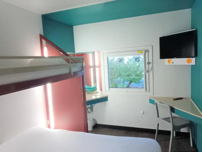 Standard Triple room