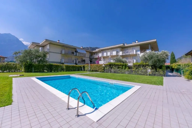 2 Bedrooms Twin Family Apartment with balcony