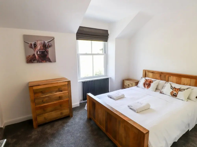8 Waterhead Terrace