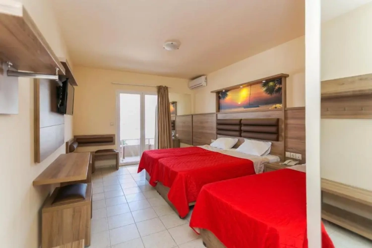 Standard Triple room