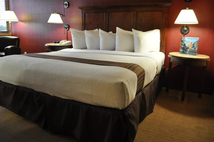 Adam's Mark Hotel & Conference Center