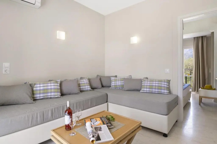 Cosmos Apartment 4