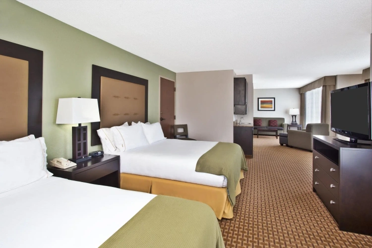 Quadruple Suite