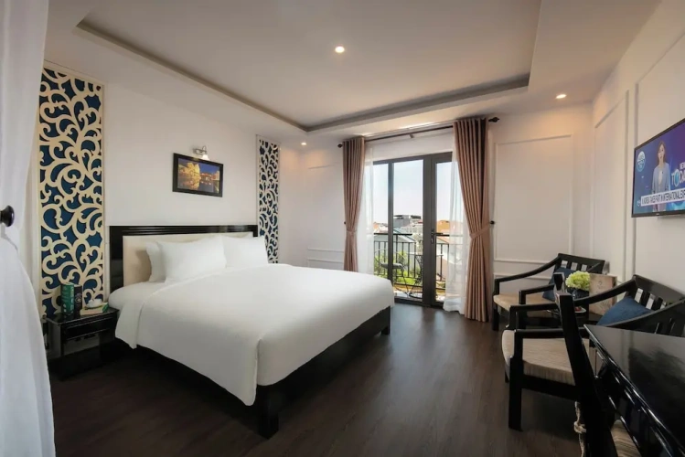 Deluxe Double room with balcony and with pool view