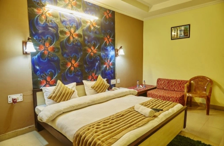 OYO Premium Chi Greater Noida