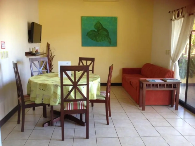 2 Bedrooms Apartment