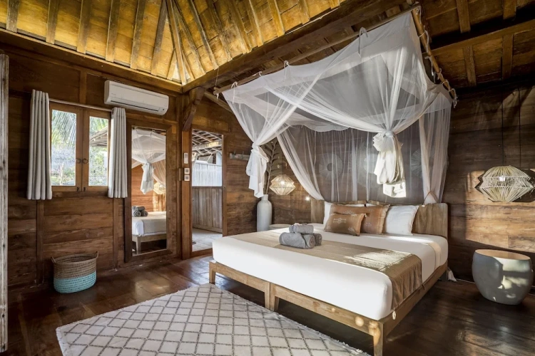 Bungalow beachfront
