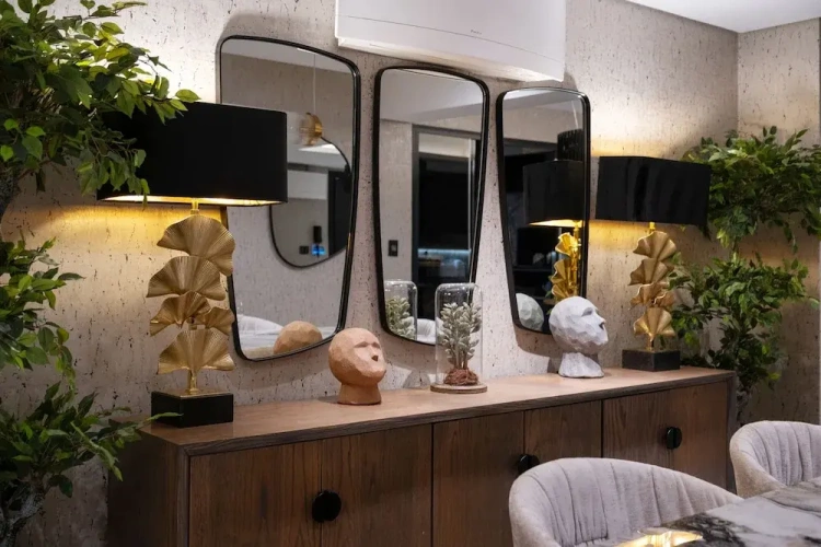 3 Bedrooms Apartment