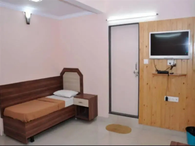 Sri Shambhavi Comforts Apartment