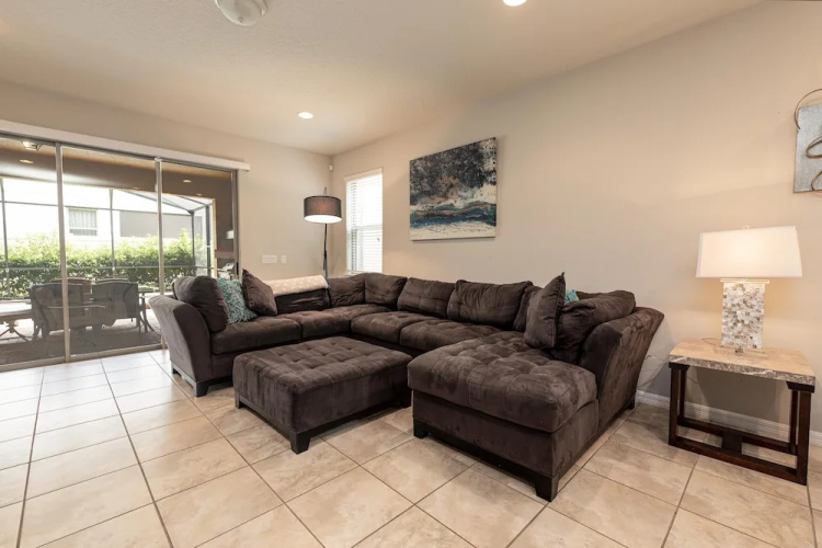 9050wws 6 Bedroom Home by Redawning