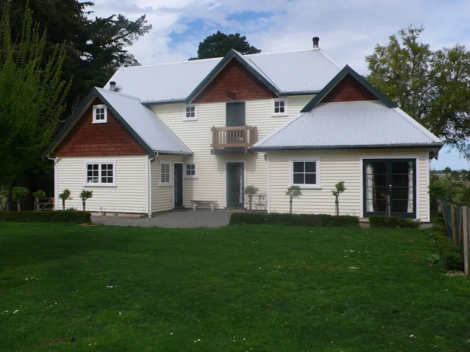 2 Bedrooms Cottage