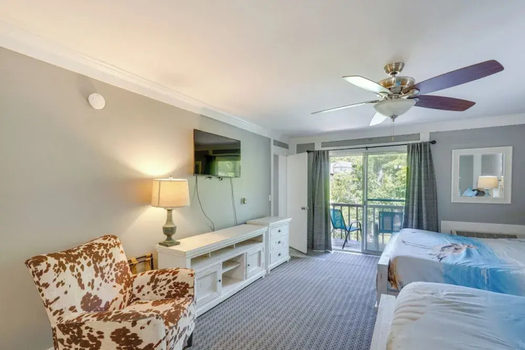 Private Dock & Resort Access: Margaritaville Cabin