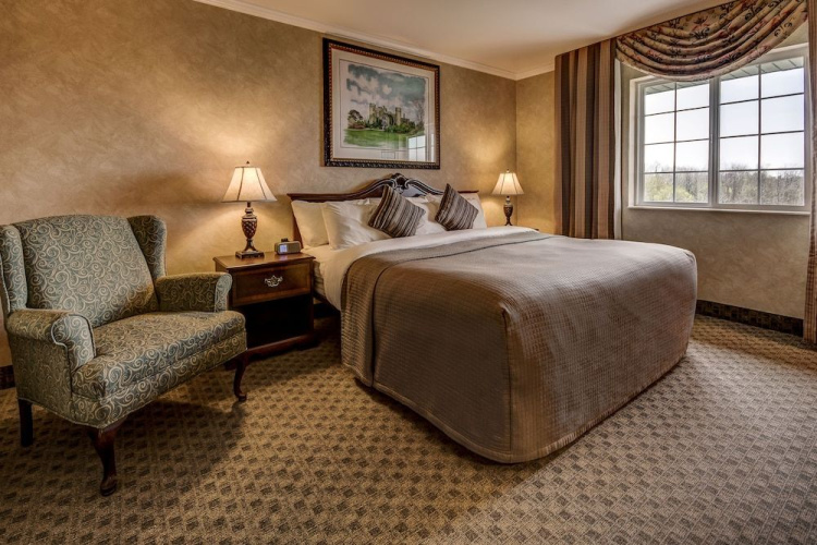 Irish Cottage Inn & Suites