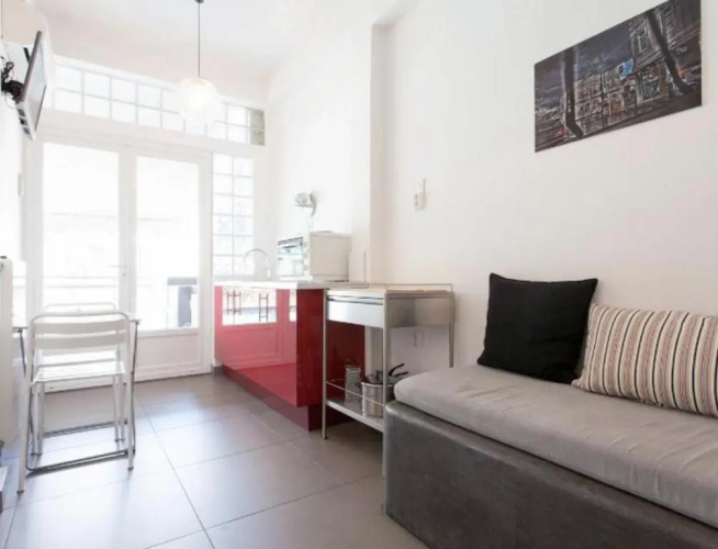 Acropolis apt with balcony - DM17