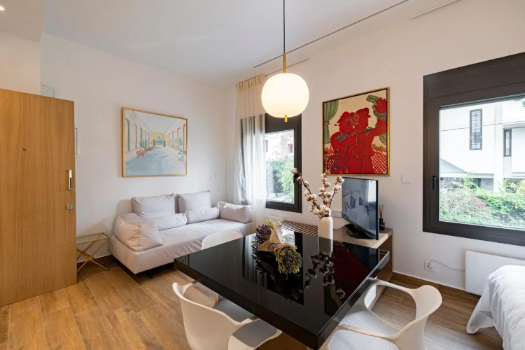 201- HiEndAccomodation-TopLocation