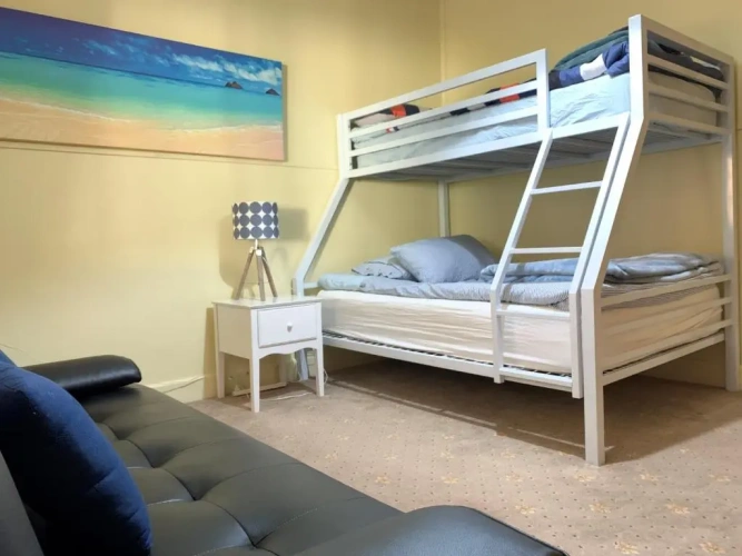 4 Bedrooms Cottage