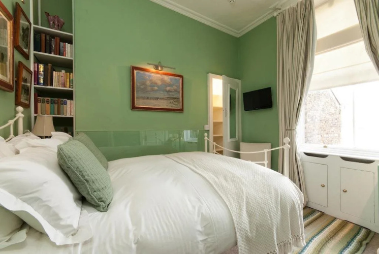 Royal Harbour Hotel