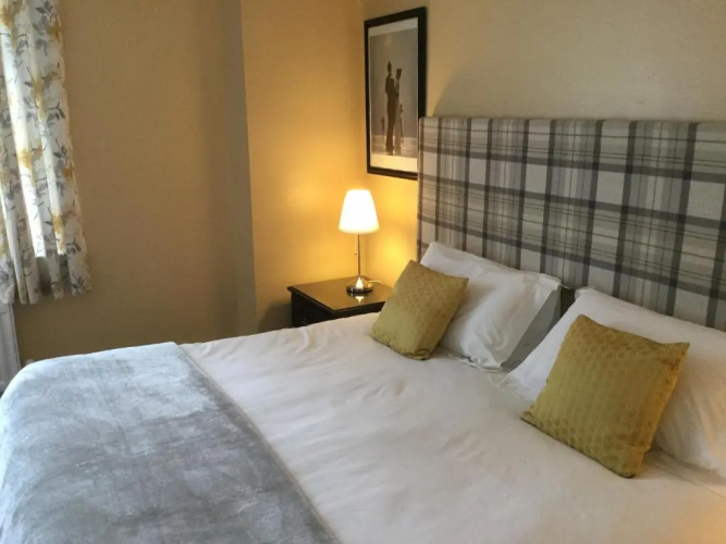 Elton Guest House