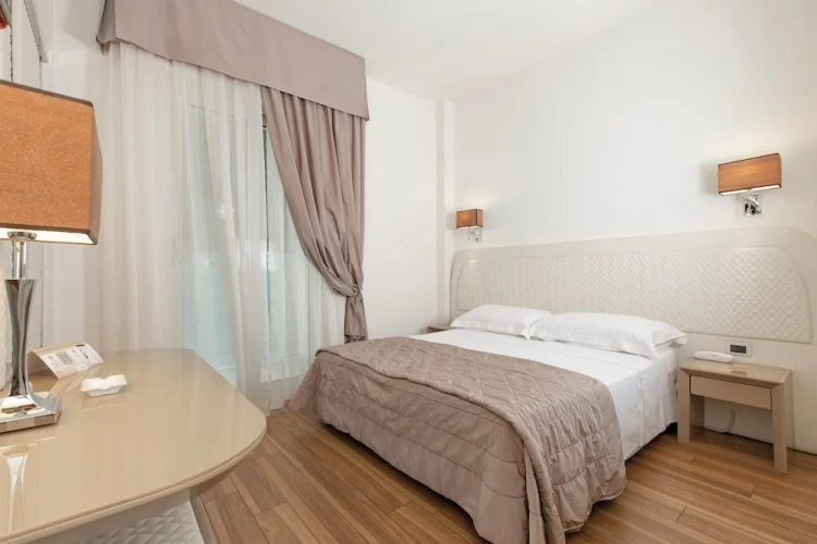 Superior Double room with partial sea view