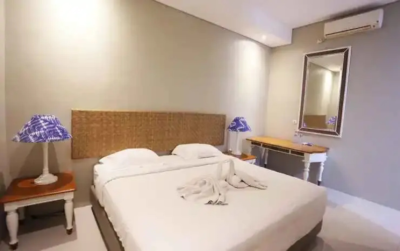 Heroes Hotel