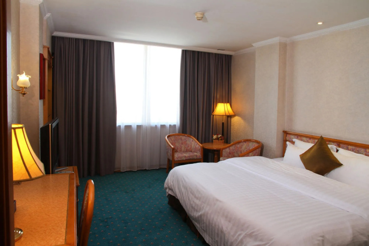 Golden City Hotel