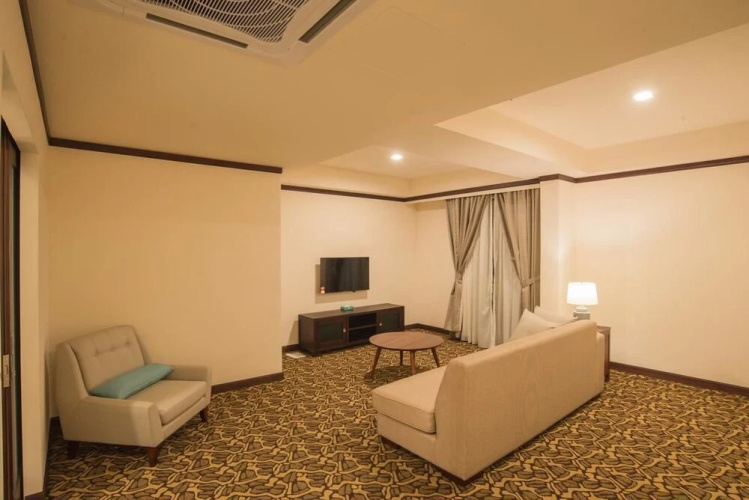 The Platinum Hotel & Suites
