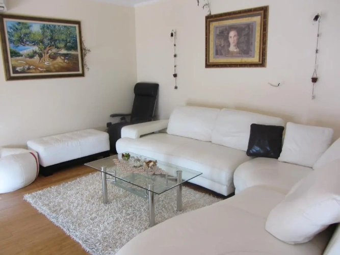 2 Bedrooms Apartment with balcony and with sea view