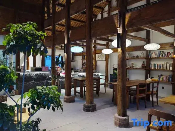 Xiqiao Homestay (Guantang Hot Spring Resort)