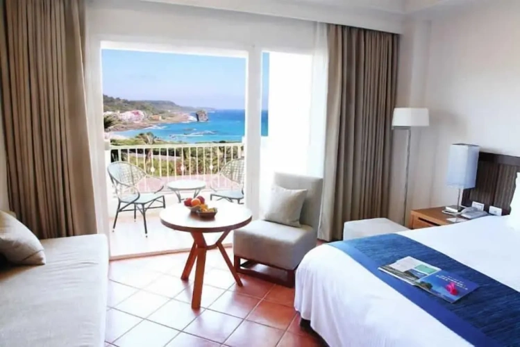 Deluxe Twin room with balcony and with sea view