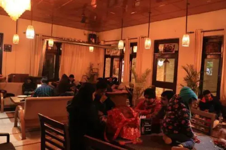 The Rainbow Inn & Cafe