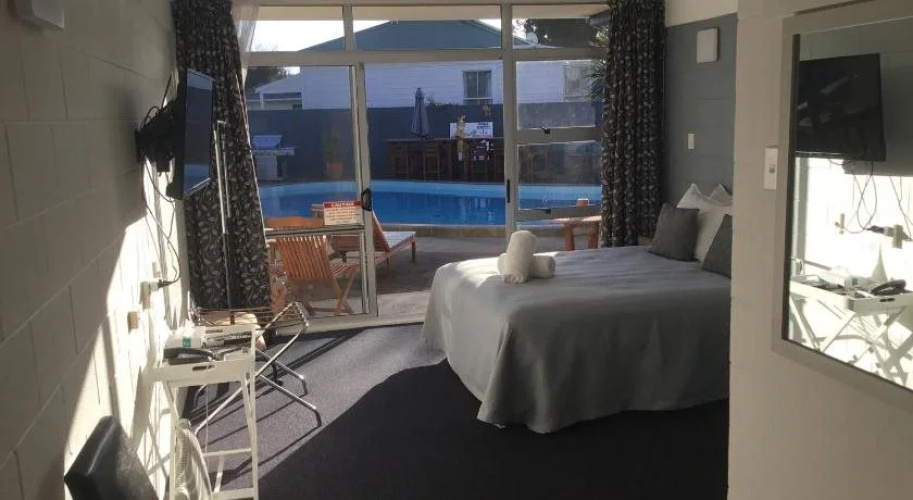 Raceway Motel